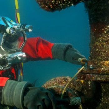 Mergulhadores offshore são convocados para atividades de óleo e gás - Água Rara