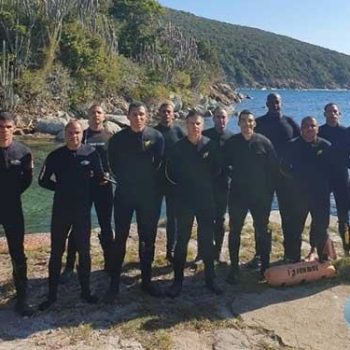 Batalhão de Engenharia de Fuzileiros Navais realiza adestramento de mergulho em Arraial do Cabo - Água Rara