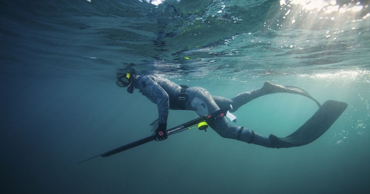 Pesca subacquea con un arpón hawaiano : cosa c'è da sapere -  -  Todo para tus actividades náuticas